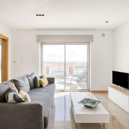 Modern Holiday Home In Salir Do Porto With Swimming Pool Salir de Porto 外观 照片
