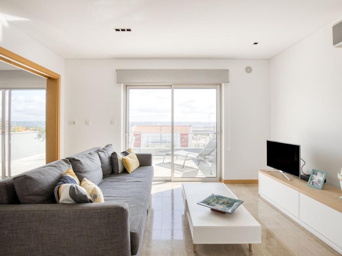 Modern Holiday Home In Salir Do Porto With Swimming Pool Salir de Porto 外观 照片