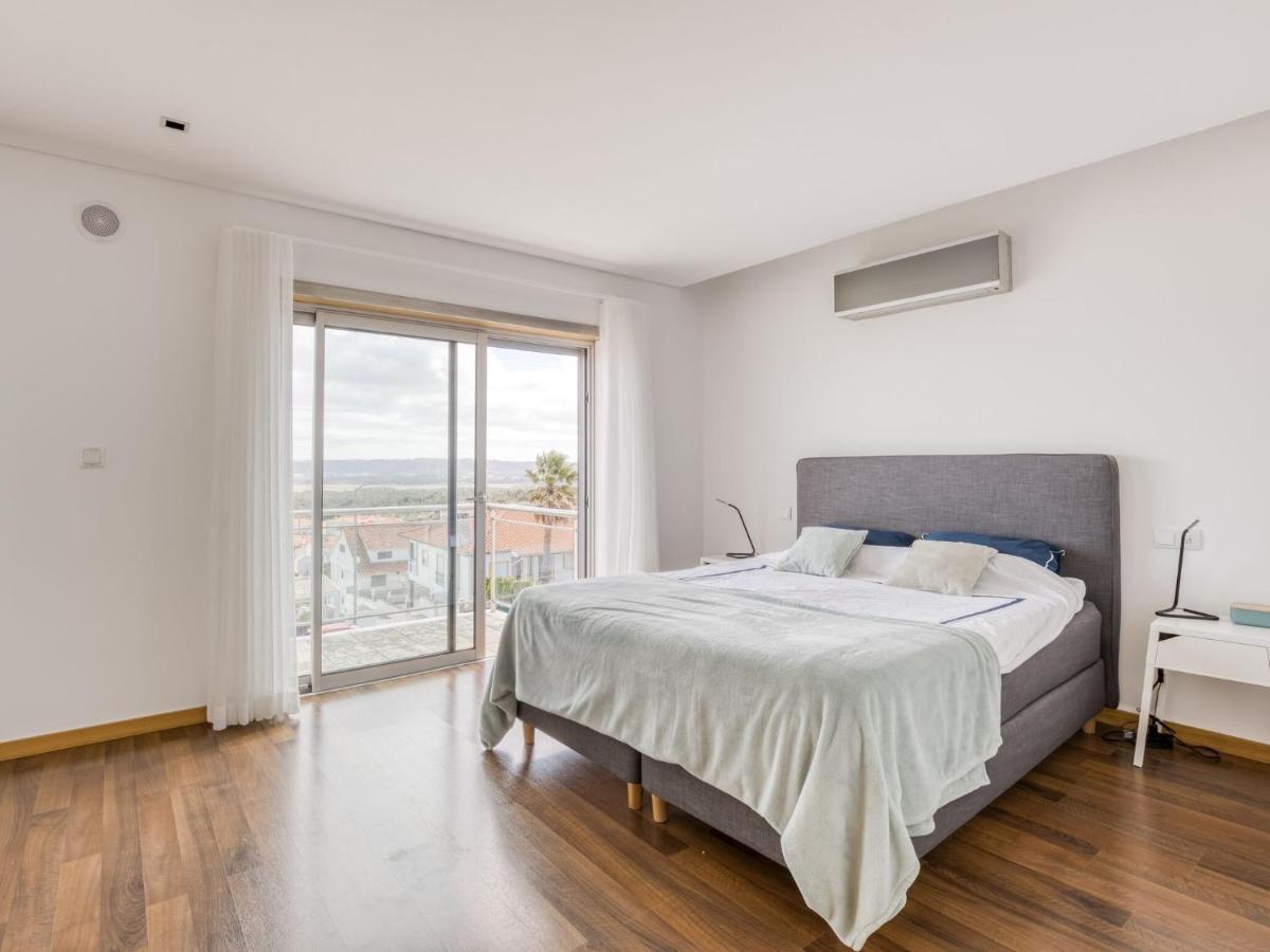 Modern Holiday Home In Salir Do Porto With Swimming Pool Salir de Porto 外观 照片